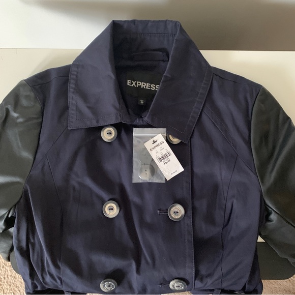 NWT Express Faux Leather Sleeve Trench Coat - Picture 4 of 5